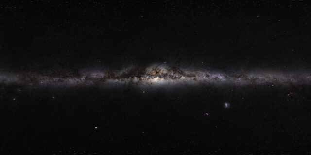 Simulations find ghostly whirls of dark matter trailing galaxy arms