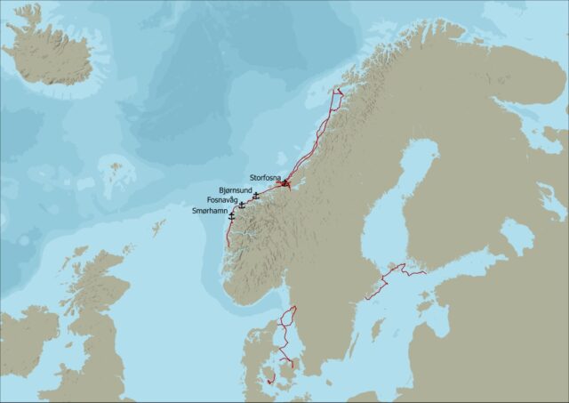 Călătoriile de navigație realizate de Greer Jarrett în timpul proiectului de cercetare. Imaginea arată, de asemenea, cele patru posibile porturi de viking identificate de Jarrett.