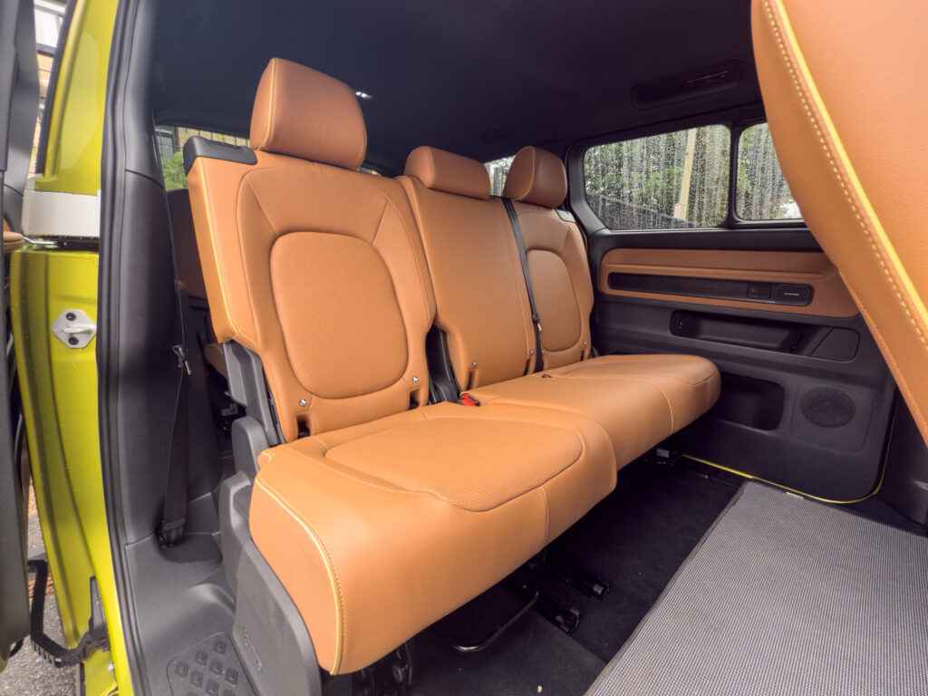 VW ID Buzz middle row