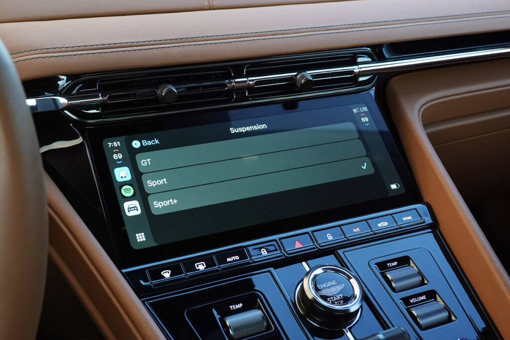 Apple CarPlay Ultra screen
