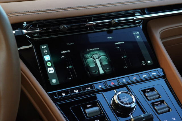 Apple CarPlay Ultra screen