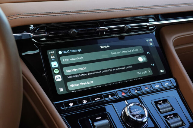 Apple CarPlay Ultra screen