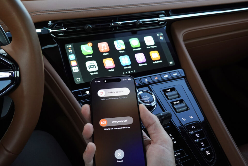 Aston Martin infotainment system CarPlay Ultra