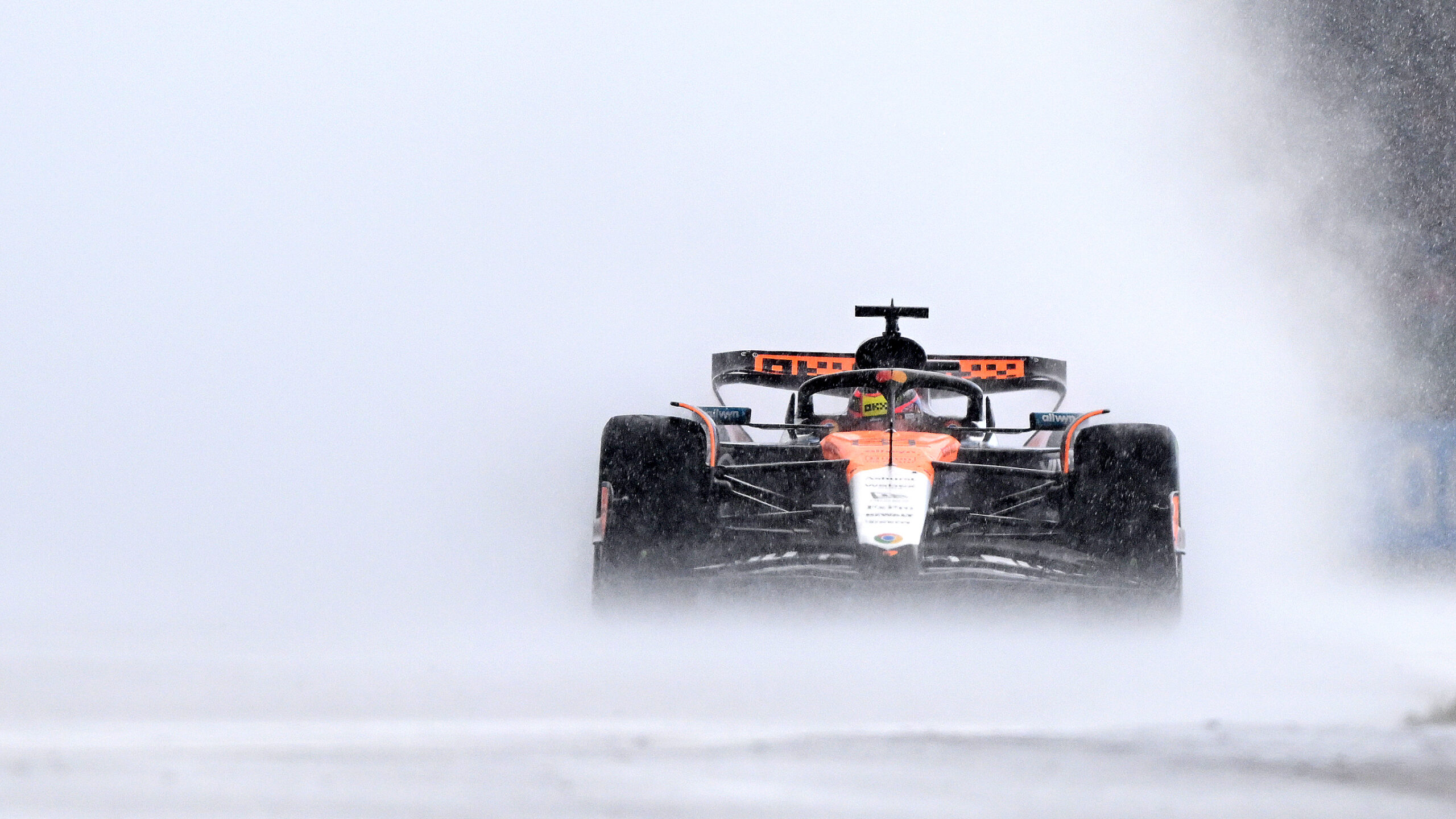 F1 in Britain: Terrible English summer weather equals entertaining race