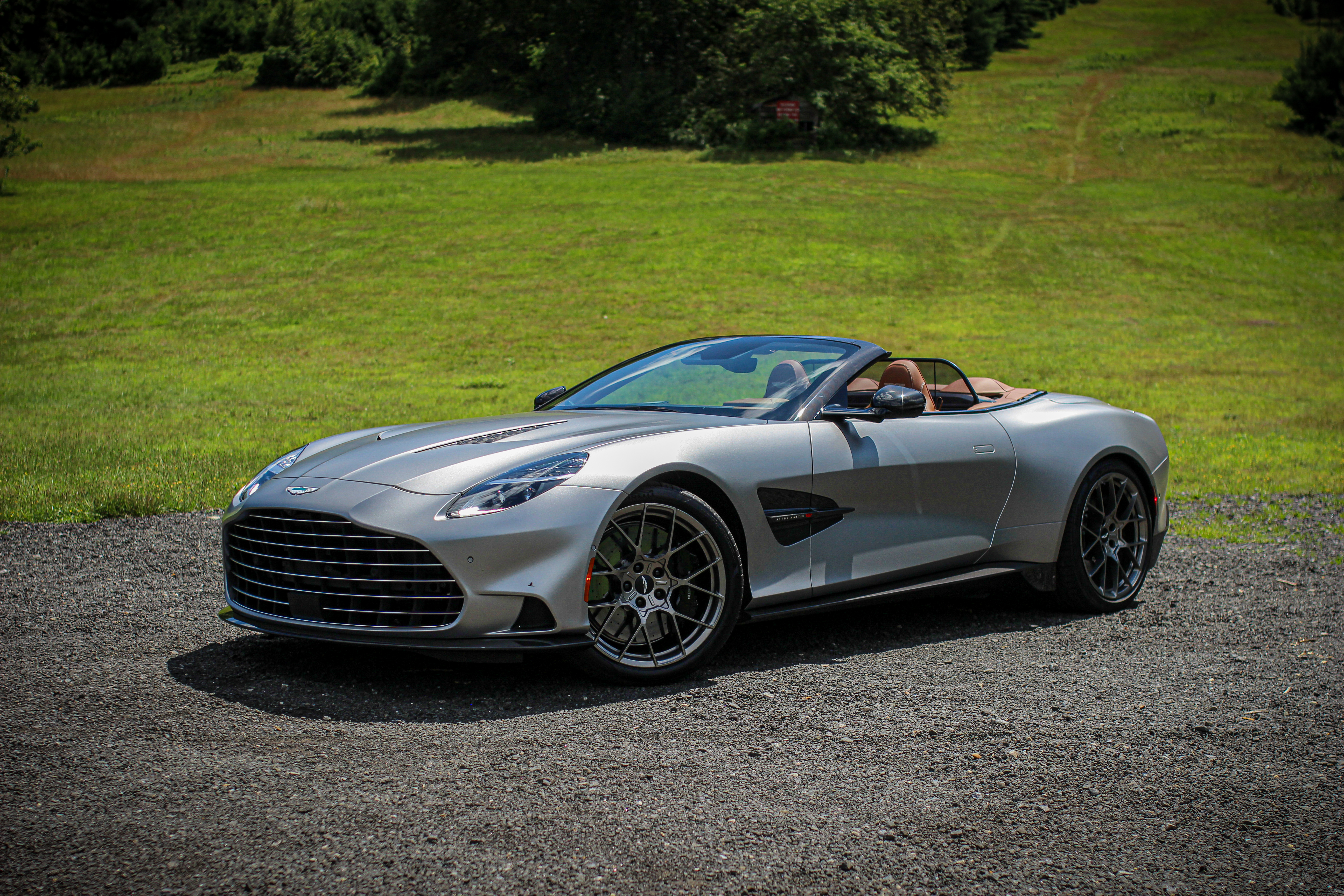 2025 Aston Martin Vanquish Volante: A-M’s ultimate GT goes topless