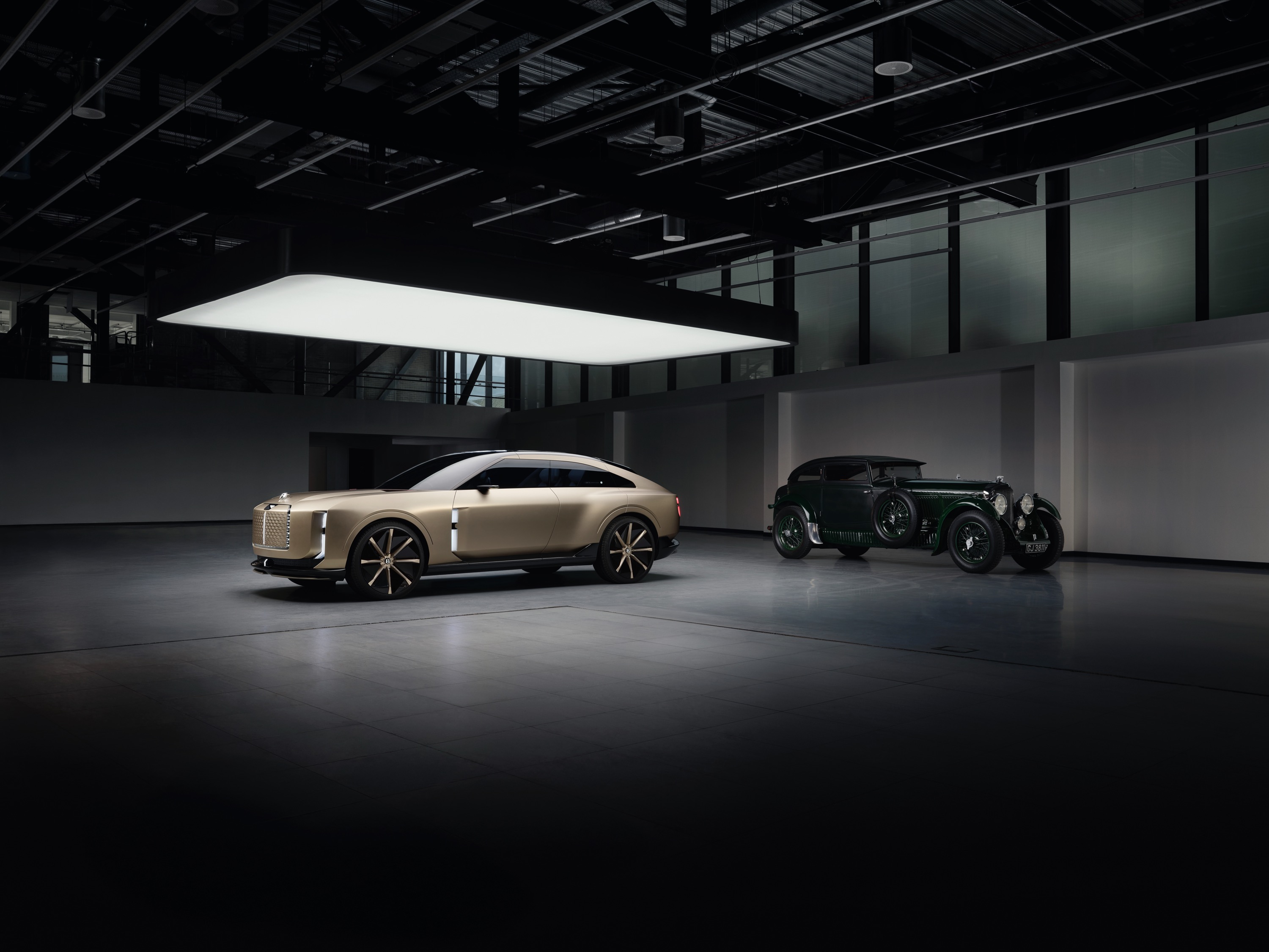Bentley EXP 15 y el tren azul especial.