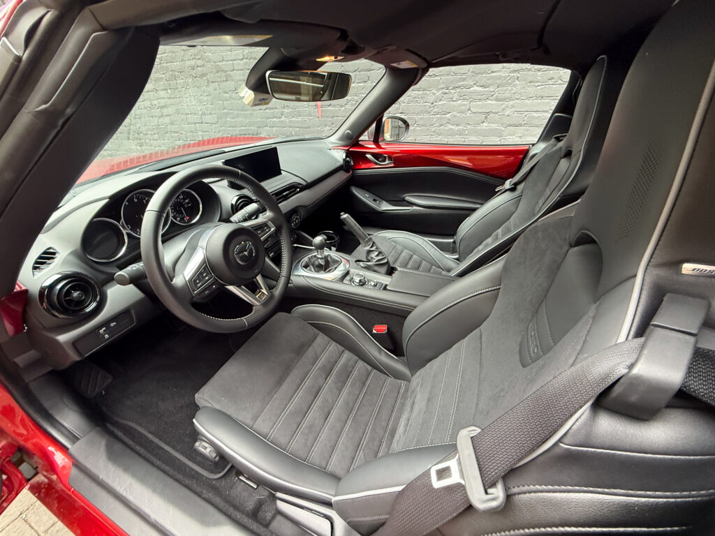 Mazda MX-5 interior