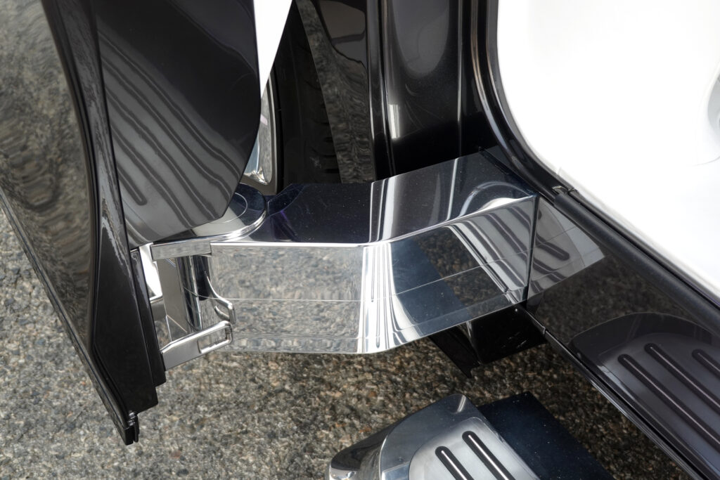 Mercedes concept van side door hinge