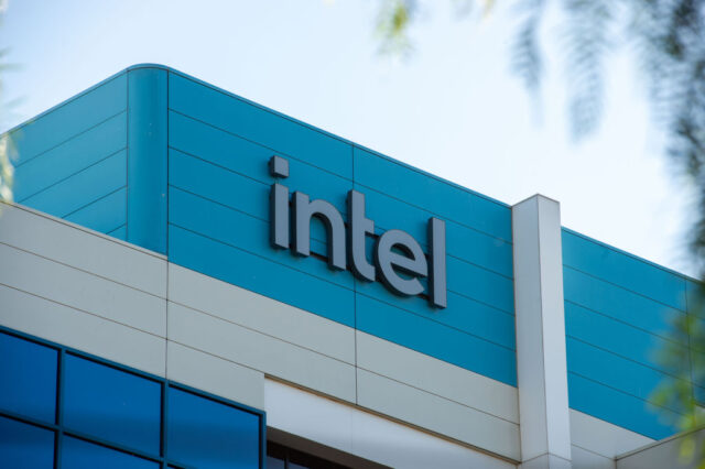 Intel details everything that could go wrong with US taking a 10% stake