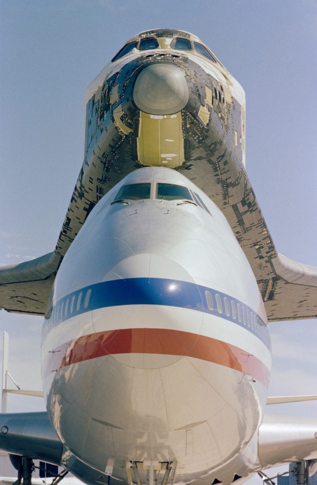columbia-arrives-at-ksc-10-columbia-at-k