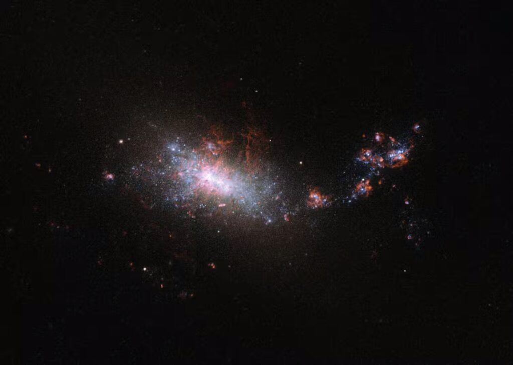 Galaxy NGC 1140 este mică și conține cantități mari de gaz primordial, cu mult mai puține elemente mai grele decât hidrogenul și heliu decât sunt prezente în Soarele nostru. Această compoziție o face similară cu galaxiile intens de stele găsite în universul timpuriu. Aceste galaxii ale universului timpuriu au fost blocurile de construcție pentru galaxii mari, cum ar fi Calea Lactee.