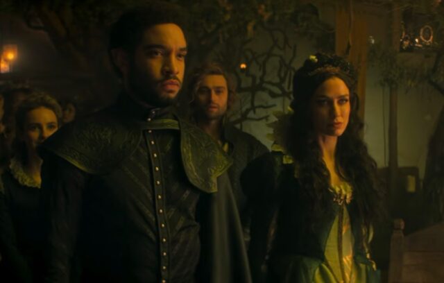 Auberon (Royce Pierreson) et Titania (Ruta Gedmintas), dirigeants de Faerie, acceptent l'invitation de Dream King.