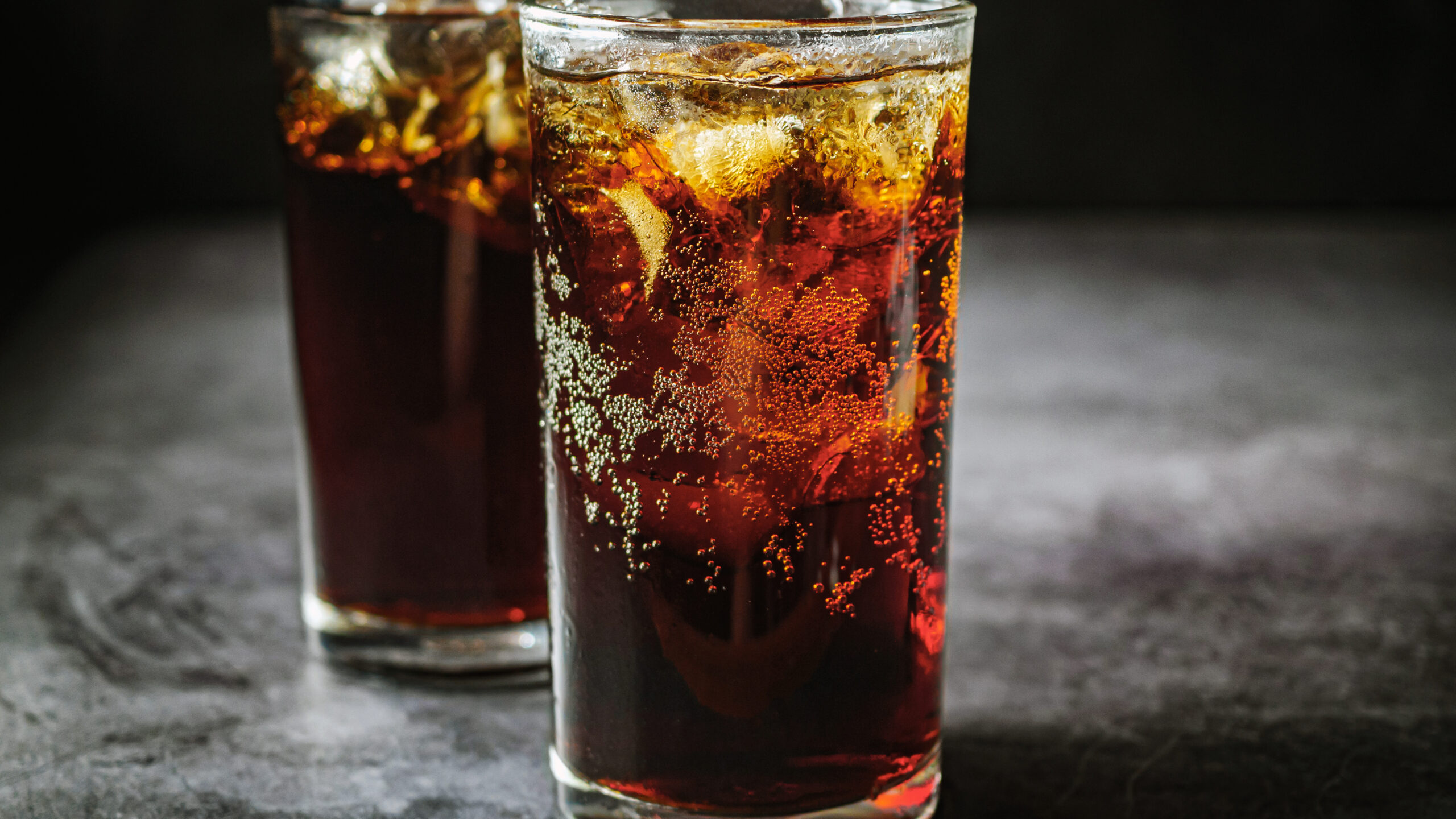 Woman hospitalized with pain and vomiting—diet soda cured her