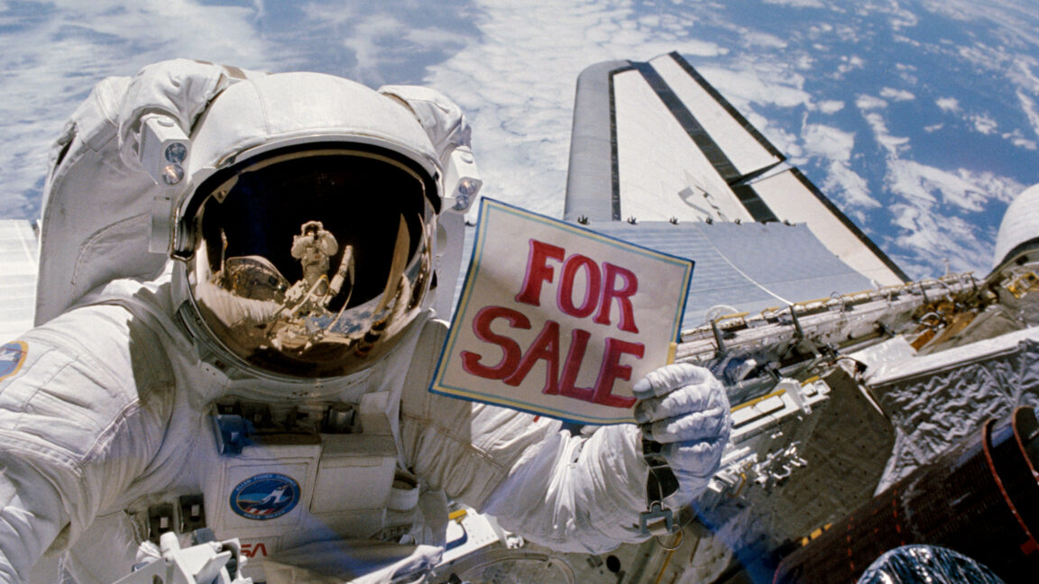 Putin OKs plan to turn Russian spacecraft into flying billboards