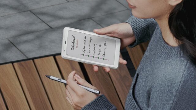 The Android-powered Boox Palma 2 Pro fits in your pocket, but it’s not a phone