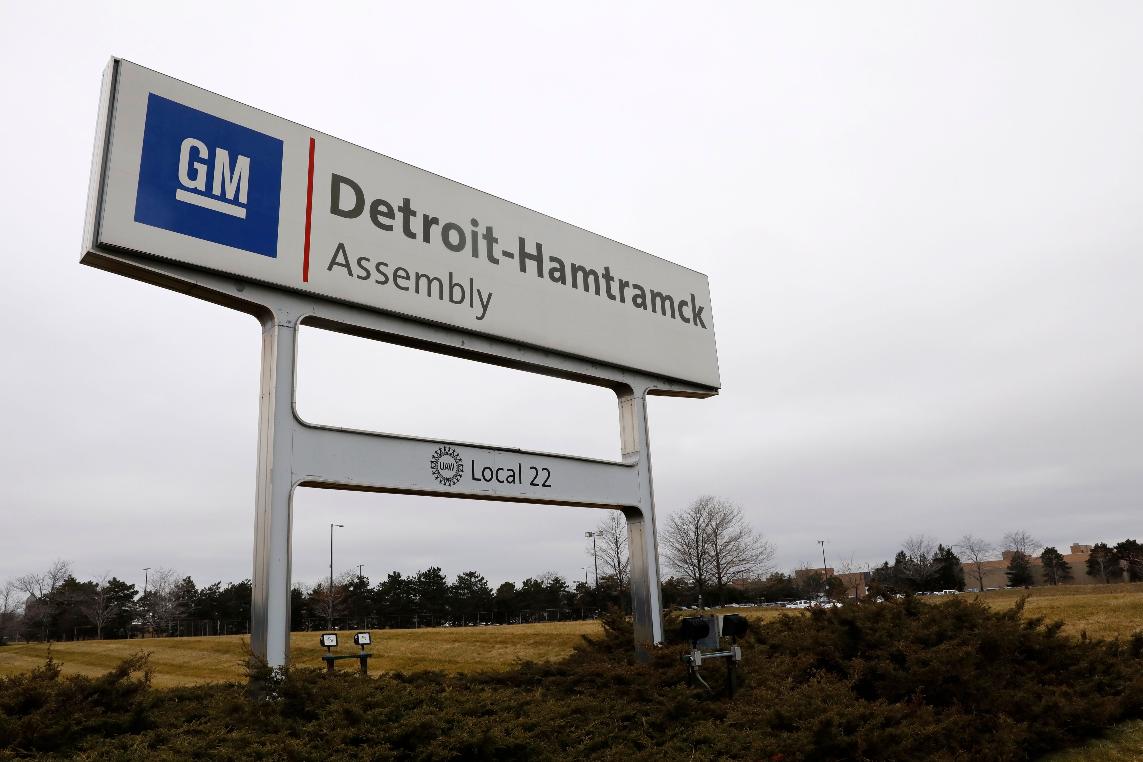 GM lays off 1,700 workers making EVs and batteries in Michigan, Tennessee -  Ars Technica