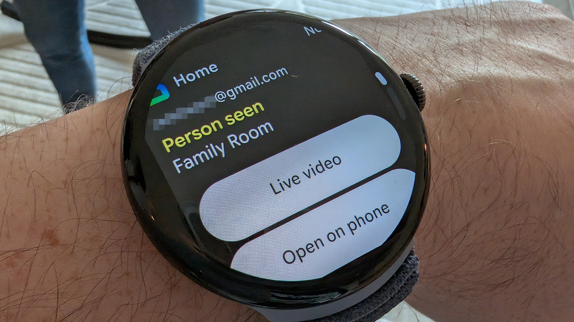 「突然、男性がファミリールームに入ってきた」:双子座と家で暮らす 「突然、男性がファミリールームに入ってきた」:双子座と家で暮らす