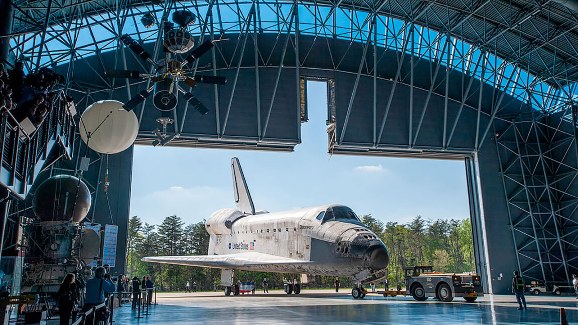 Texas lawmakers double down on Discovery, call for DOJ investigation into Smithsonian