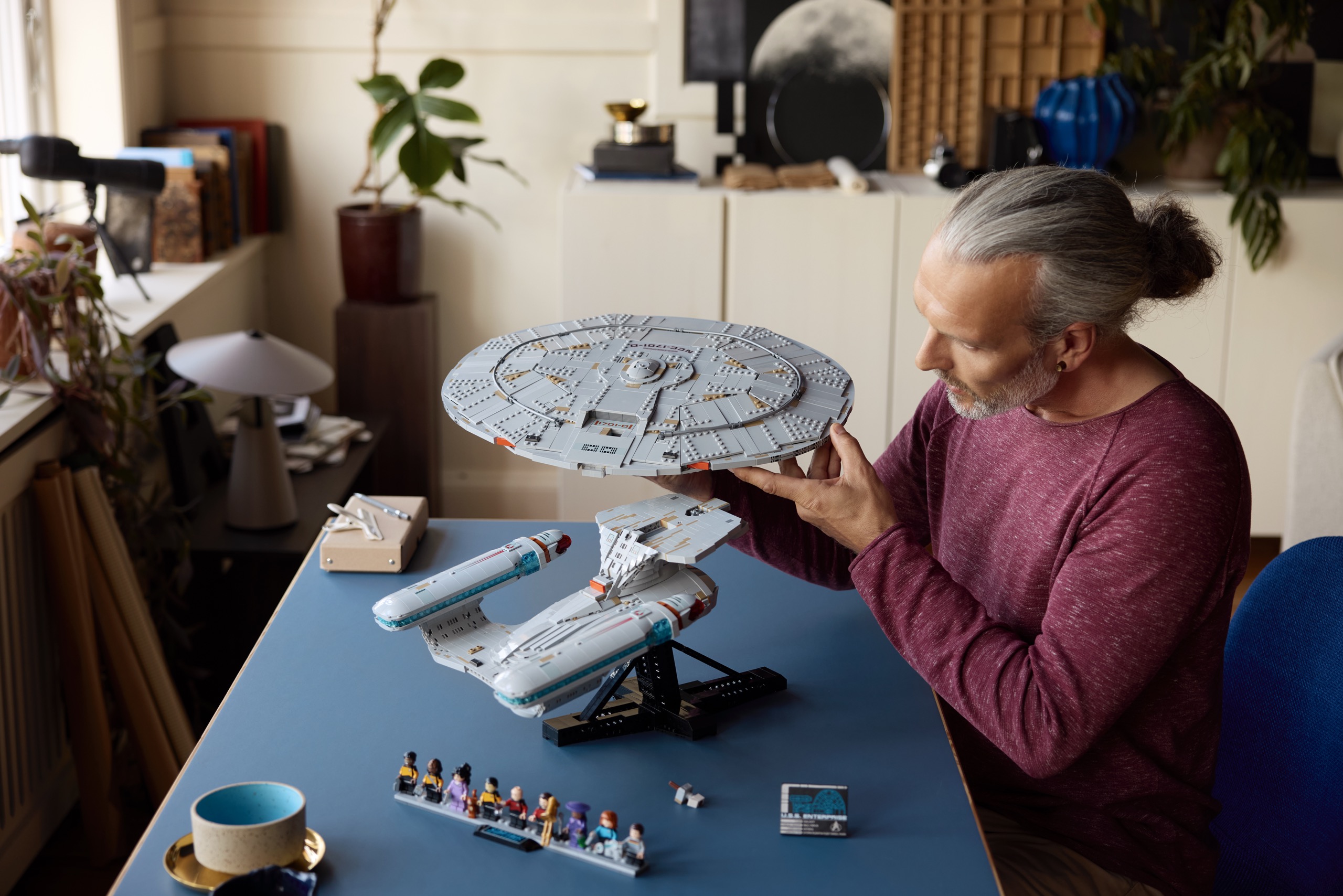 Lego boldly goes into the Star Trek universe with $400, 3,600