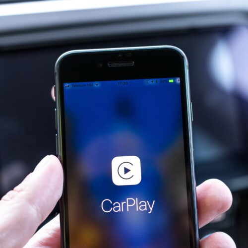 After years of saying no, Tesla reportedly adding Apple CarPlay to its cars