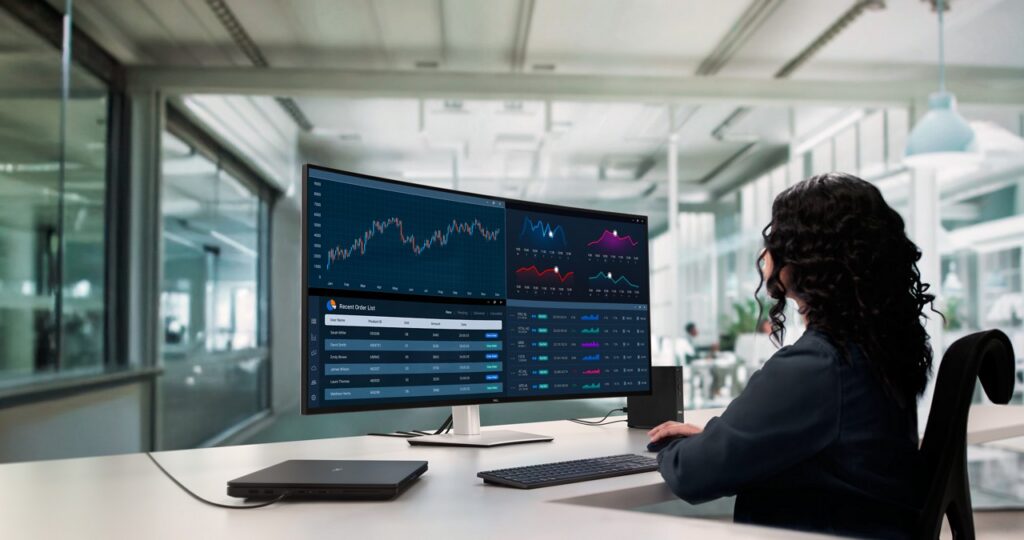 Dell UltraSharp 52 Thunderbolt Hub Monitor in an office