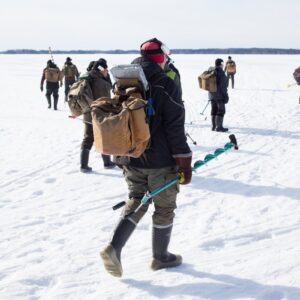 Equipped with GPS watches and portable cameras, the ice fishers headed out onto the lake. They recorded their routes, movements, catches, and the start and end of each fishing attempt.