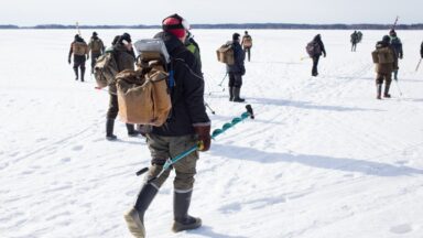 Equipped with GPS watches and portable cameras, the ice fishers headed out onto the lake. They recorded their routes, movements, catches, and the start and end of each fishing attempt.