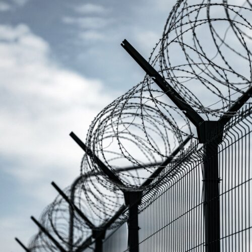 Letting prisons jam contraband phones is a bad idea, phone companies tell FCC