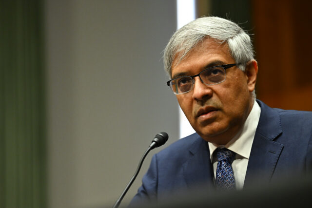 Trump admin is “destroying medical research,” Senate report finds