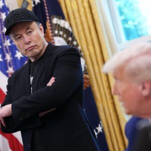 US decides SpaceX is like an airline, exempting it from Labor Relations Act