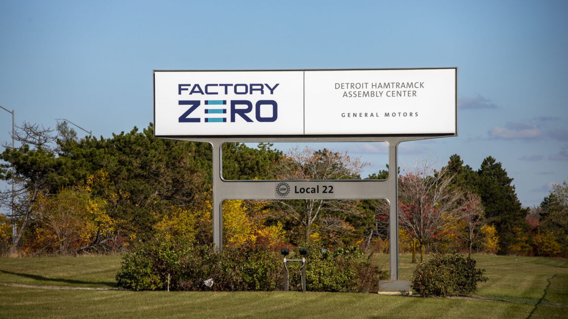 GM idles electric truck factory, lays off 1,300 workers for a month