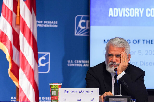 “The last straw”—RFK Jr.’s anti-vaccine ally angrily quits CDC panel after spat