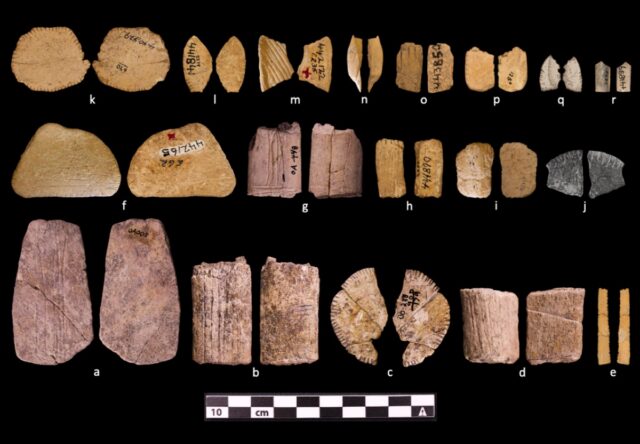 Early examples of Native American dice