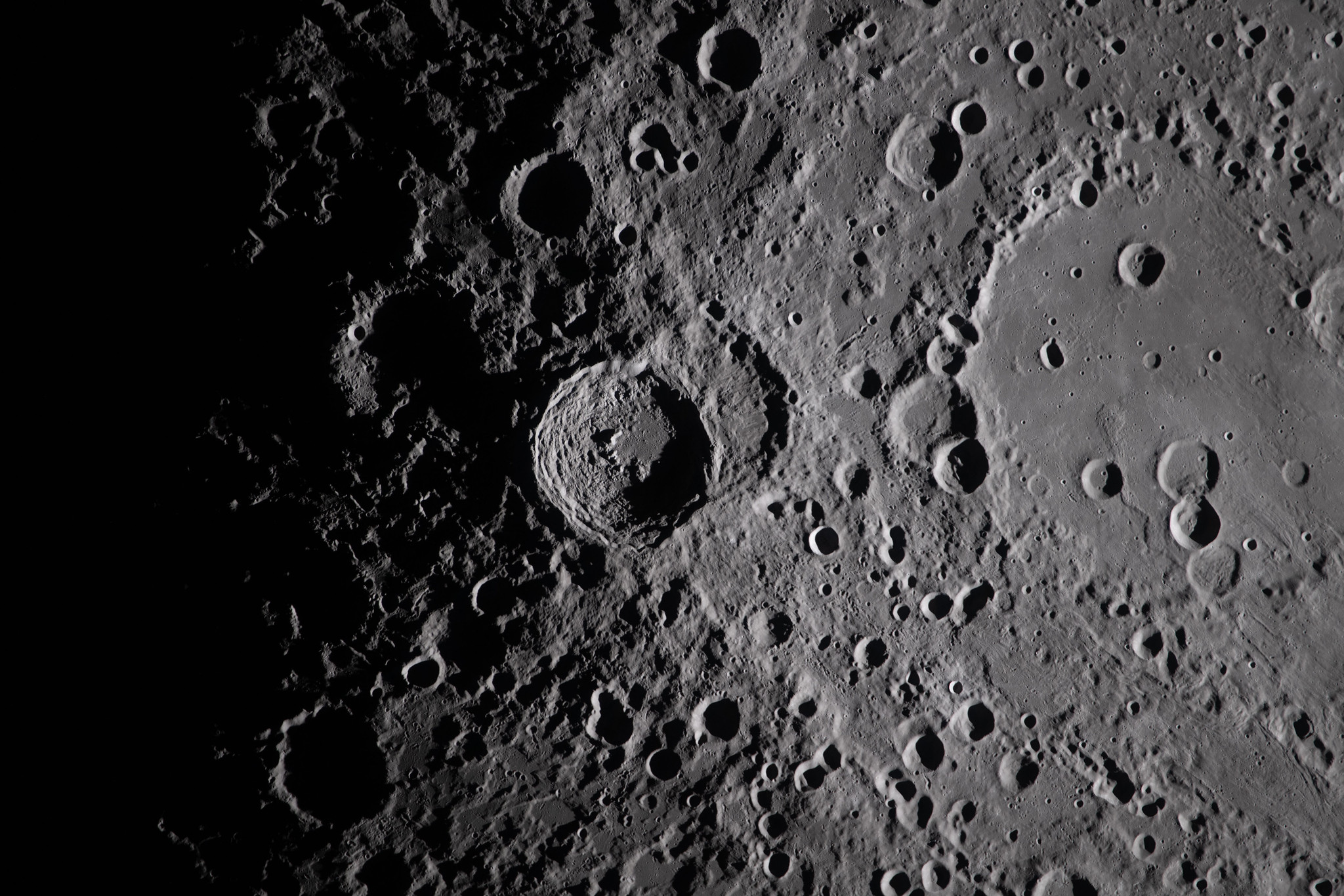 The Artemis II mission sends back stunning images of the far side of the Moon