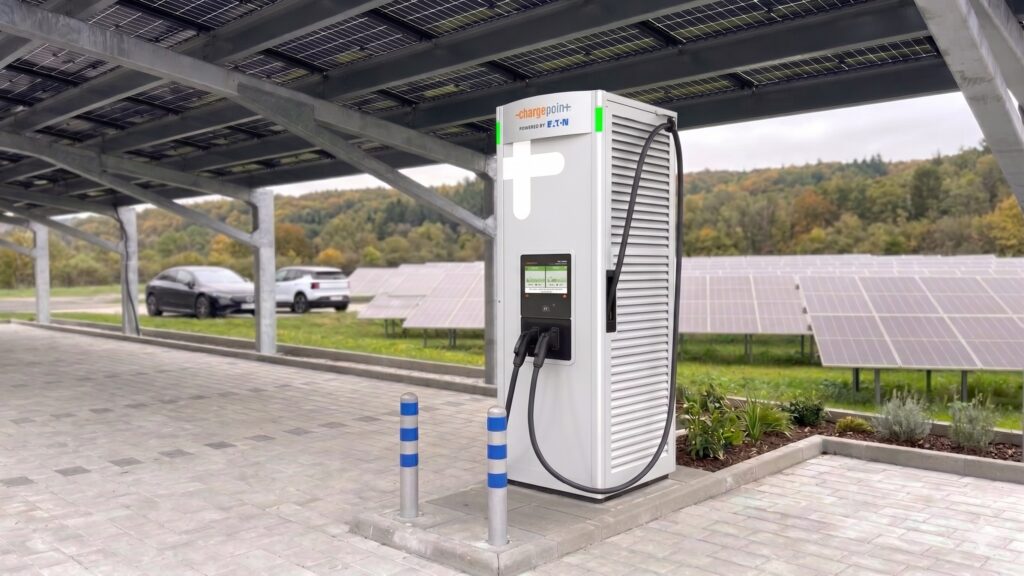 As EV batteries improve, ChargePoint debuts 600 kW fast charger - Ars ...