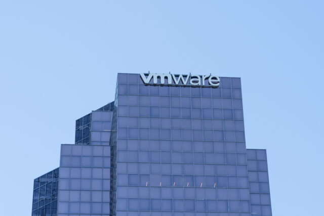 “Negative” views of Broadcom driving thousands of VMware migrations, rival says