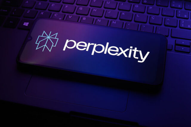 Ноутбук с AI-интерфейсом Perplexity