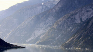 Alaska's Tracy Arm Fjord: A Glacial Collapse Triggers Record Tsunami
