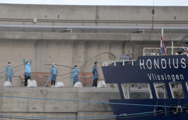 Passengers from hantavirus ship arrive in US; 3 people in biocontainment