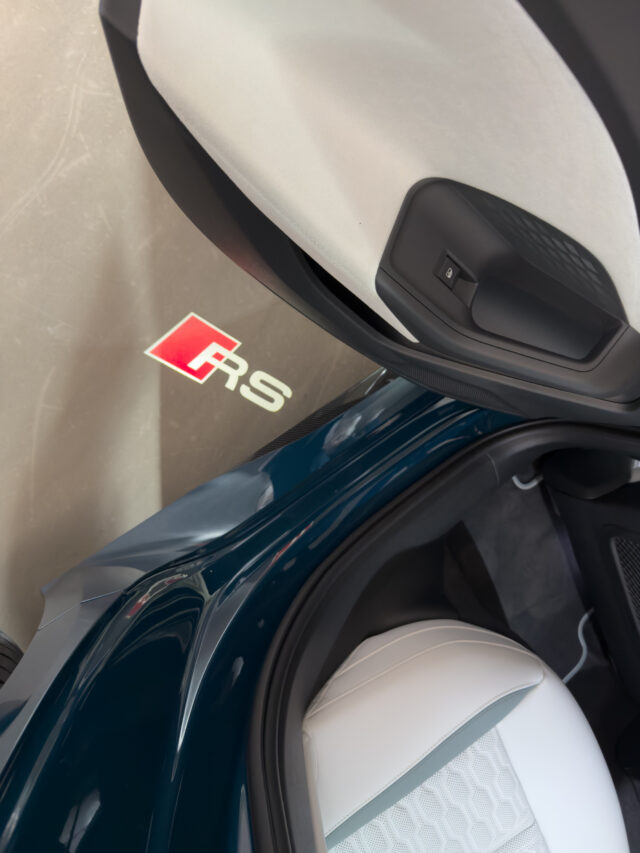 Audi RS5 puddle lamp