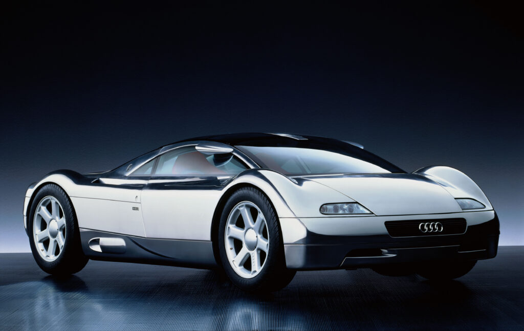 Three quarter front view of a 1991 Audi Avus quattro.