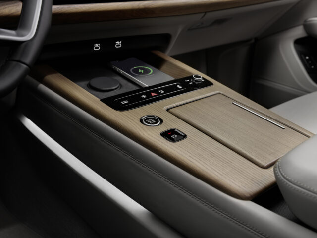 Audi Q7 center console