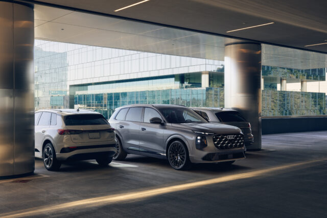 Audi SQ7, parked