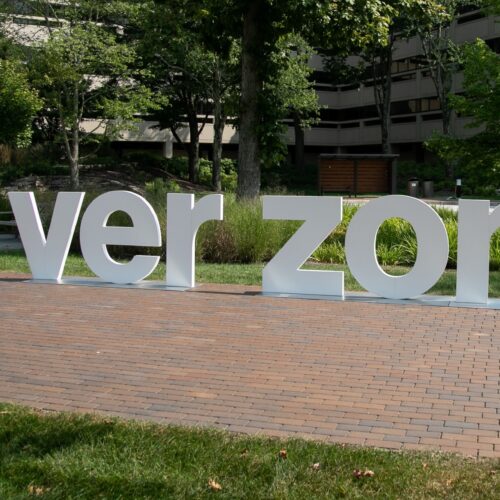 Verizon sent man a refurbished phone with MDM, then deleted his data remotely