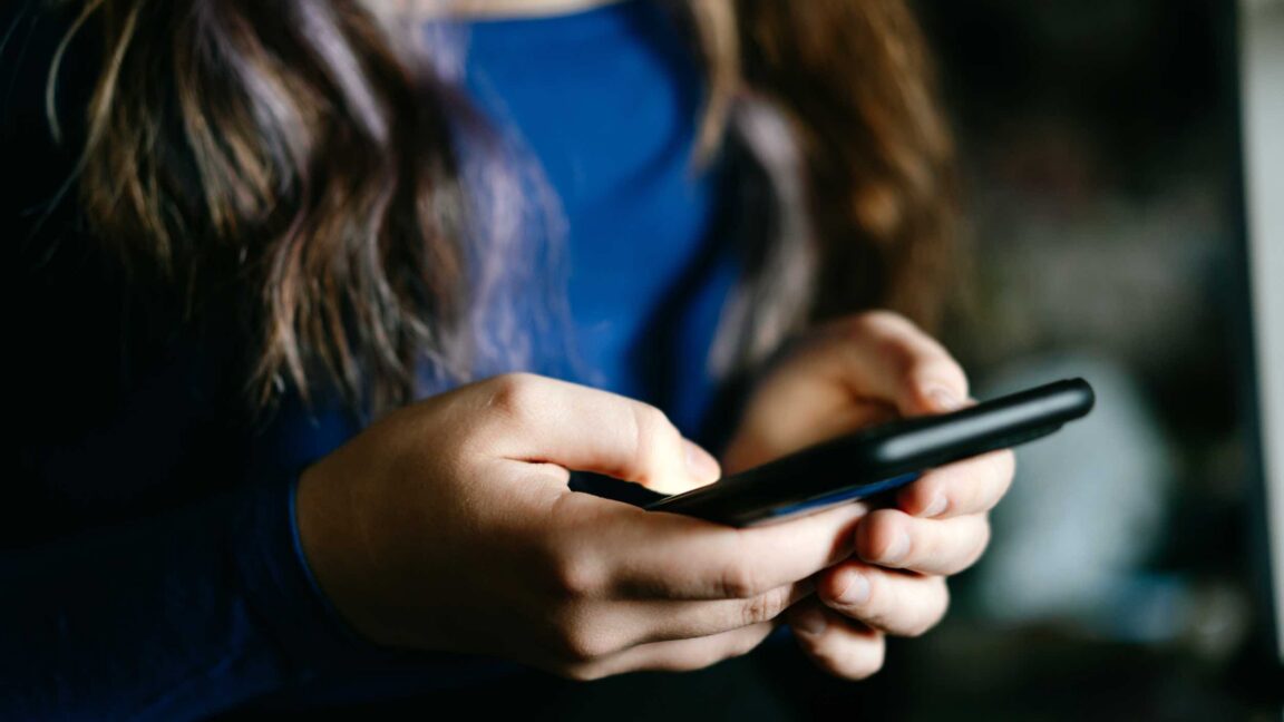 https://cdn.arstechnica.net/wp-content/uploads/2026/06/woman-using-phone-1152x648.jpg
