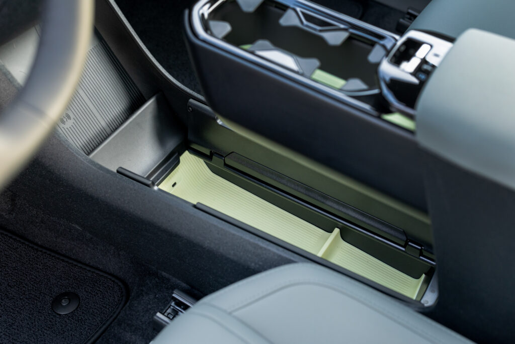 Volvo EX30 Cross Country center console