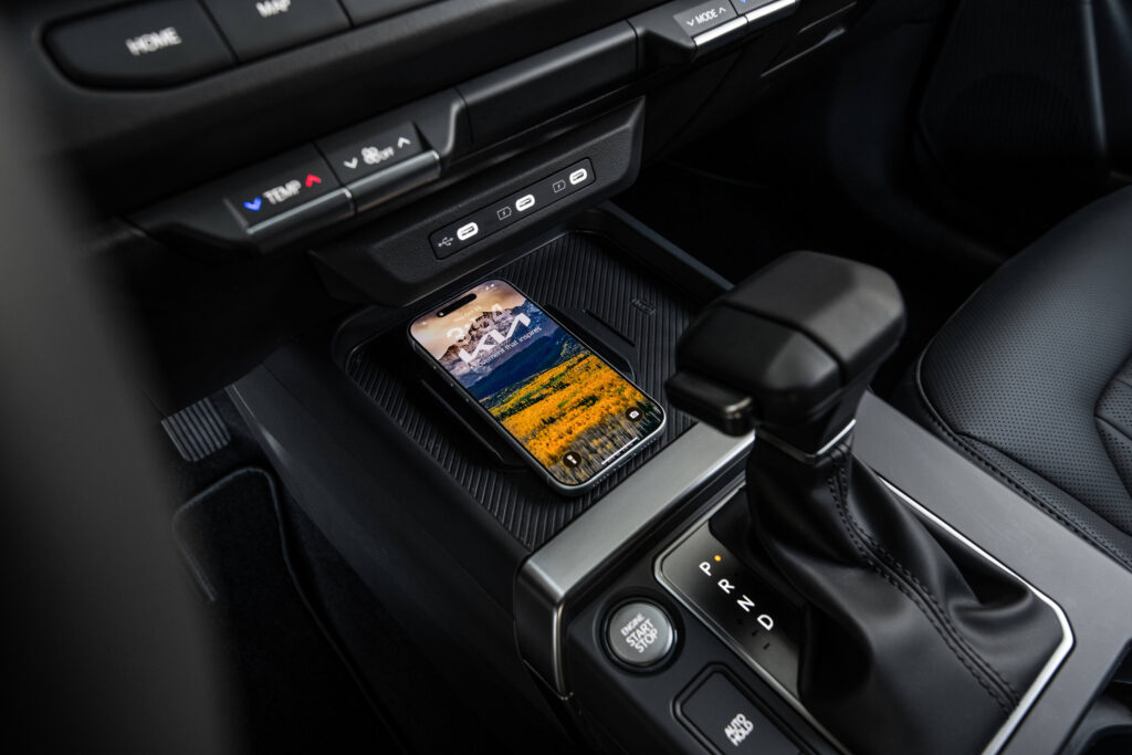 KIa Seltos center console.