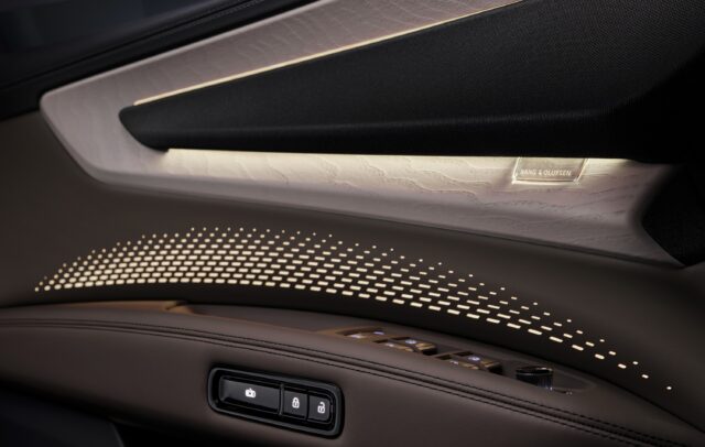 Audi Q9 door card