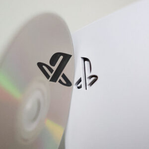 Sony acknowledges backlash, “cautiously” moves ahead with end of PlayStation discs