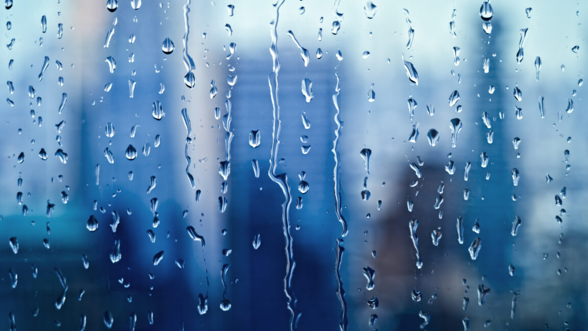 Raindrops act like tiny lightning bolts, corroding cars, study finds